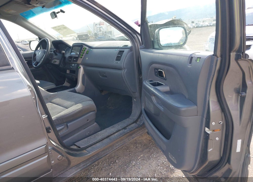 2008 HONDA PILOT EX VIN: 5FNYF18498B028102