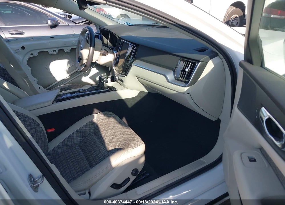 2020 VOLVO V60 T5 MOMENTUM VIN: YV1102EK1L2360679