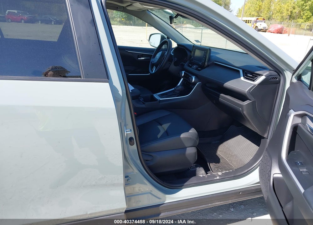 2022 TOYOTA RAV4 XLE PREMIUM VIN: 2T3A1RFVXNW305193