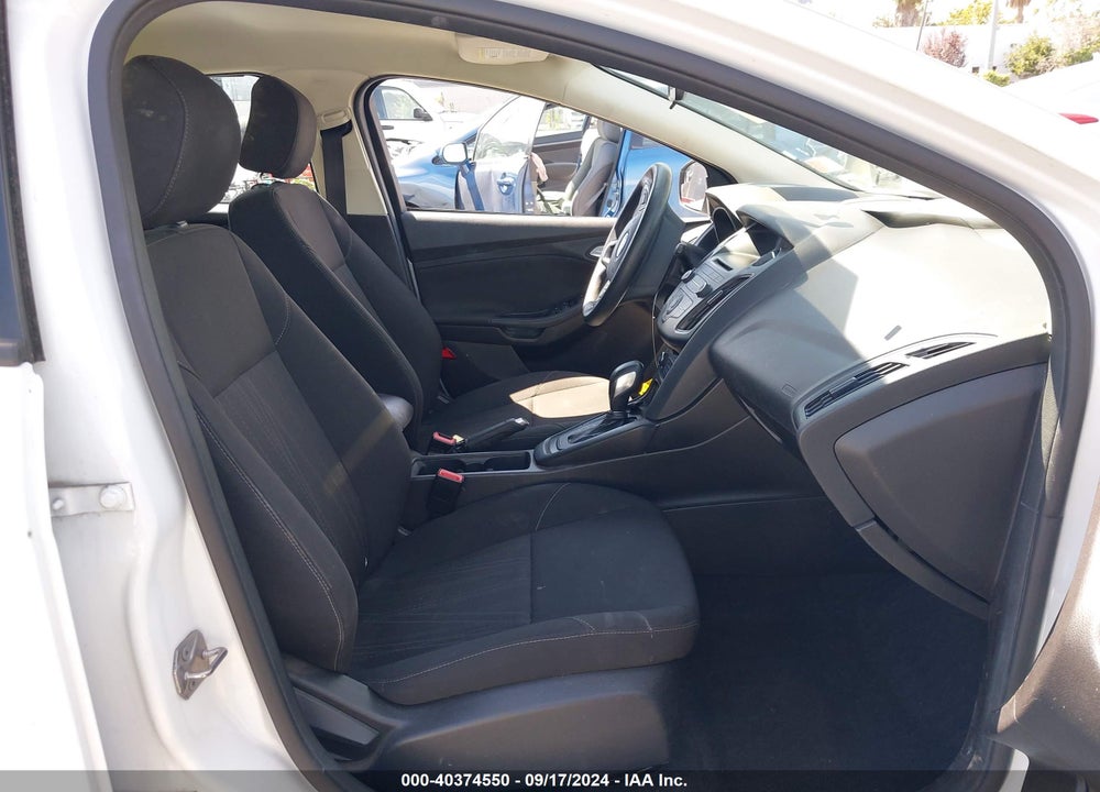 2017 FORD FOCUS SE VIN: 1FADP3K25HL268295