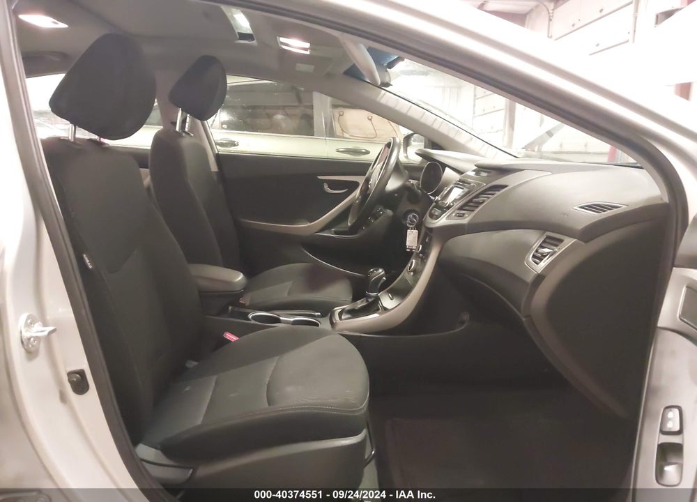 2015 HYUNDAI ELANTRA SE VIN: 5NPDH4AE4FH608465