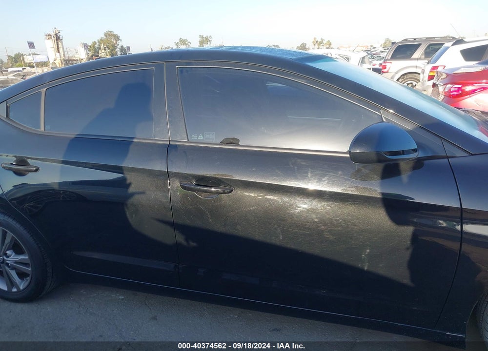 2018 HYUNDAI ELANTRA SEL VIN: 5NPD84LF6JH397218