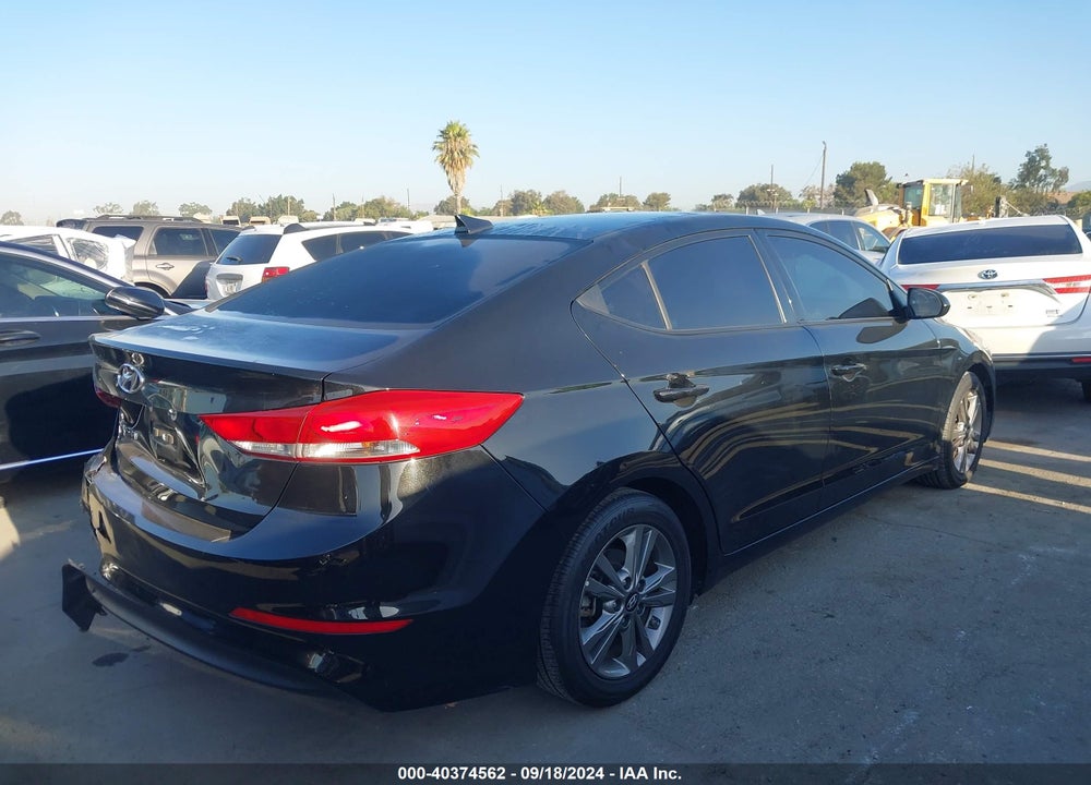 2018 HYUNDAI ELANTRA SEL VIN: 5NPD84LF6JH397218