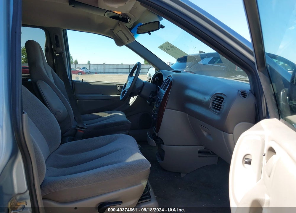 2003 CHRYSLER TOWN & COUNTRY LX VIN: 2C4GP443X3R225655