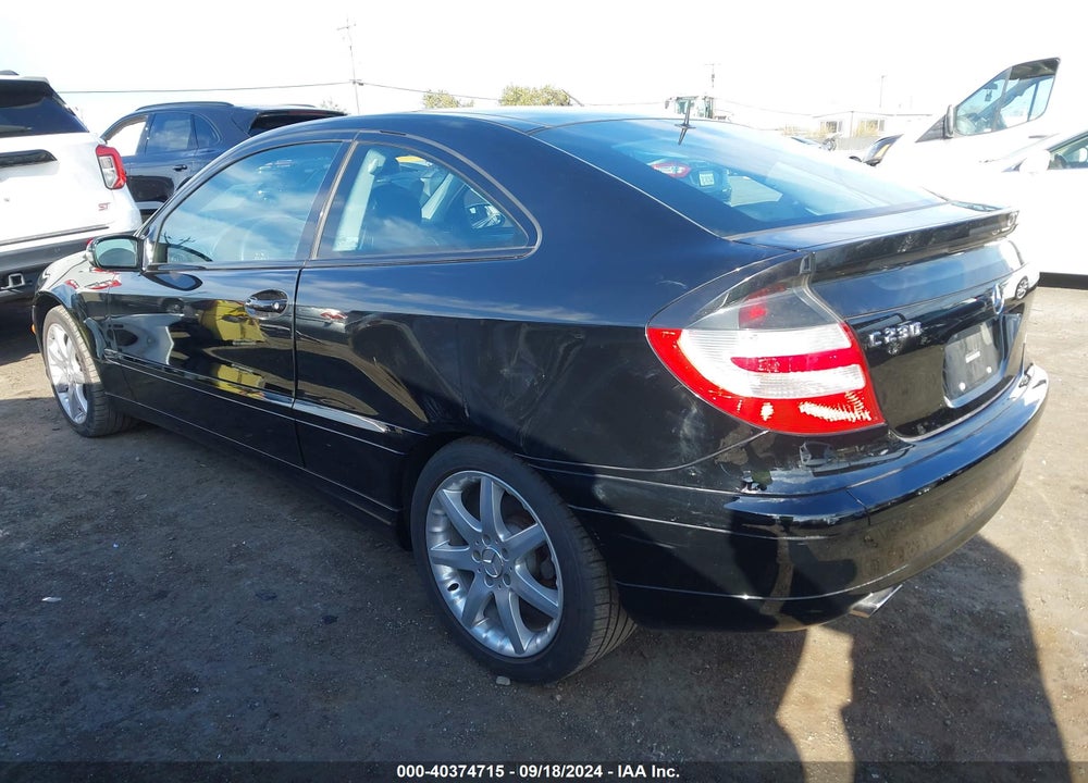 2005 MERCEDES-BENZ C 230 KOMPRESSOR SPORT VIN: WDBRN40JX5A654660