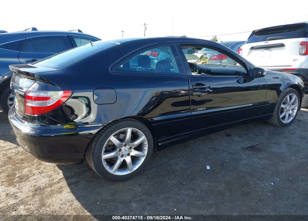 2005 MERCEDES-BENZ C 230 KOMPRESSOR SPORT VIN: WDBRN40JX5A654660