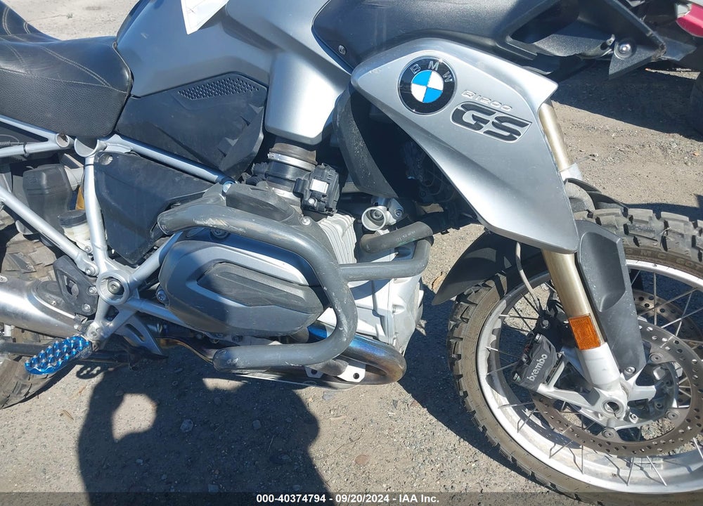 2015 BMW R1200 GS VIN: WB10A1102FZ187714