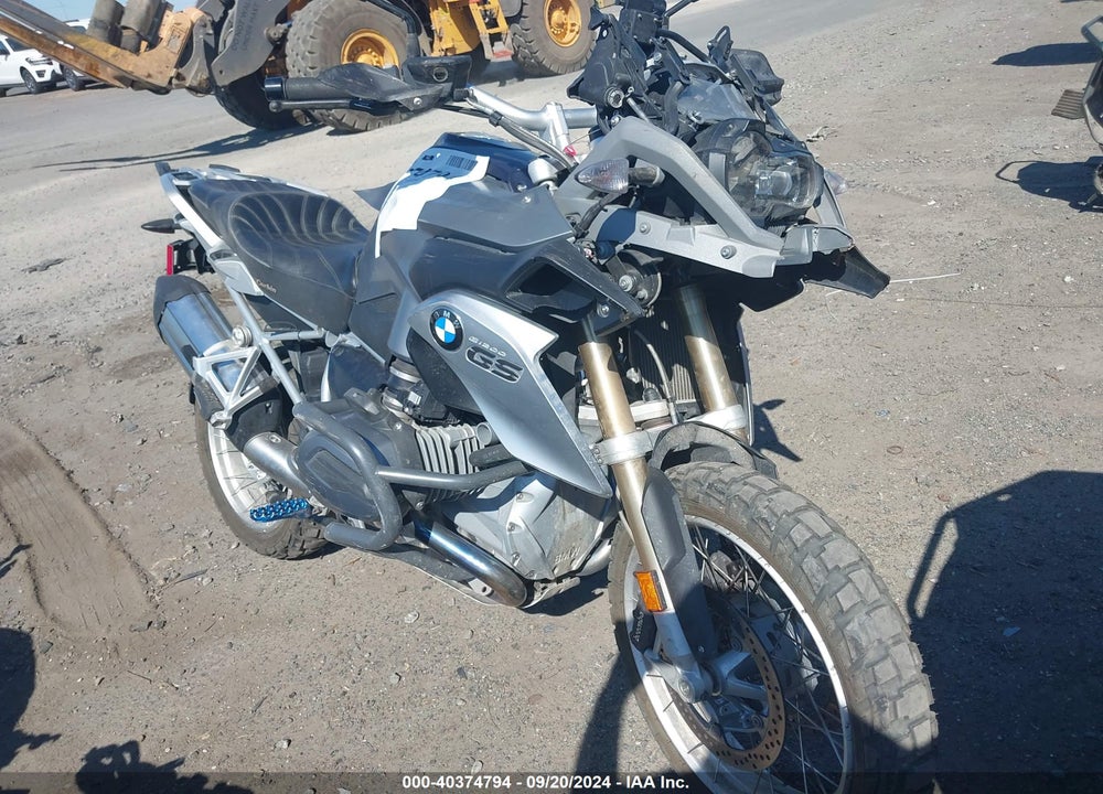 2015 BMW R1200 GS VIN: WB10A1102FZ187714