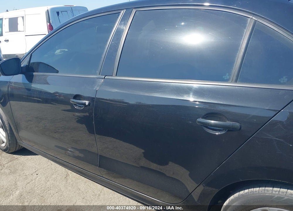 2018 VOLKSWAGEN JETTA 1.4T S VIN: 3VW2B7AJ7JM223411
