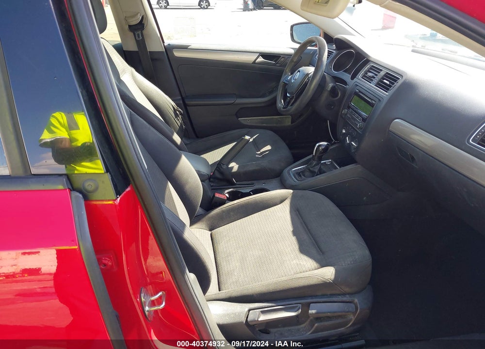 2015 VOLKSWAGEN JETTA 1.8T SE VIN: 3VWD17AJXFM255191