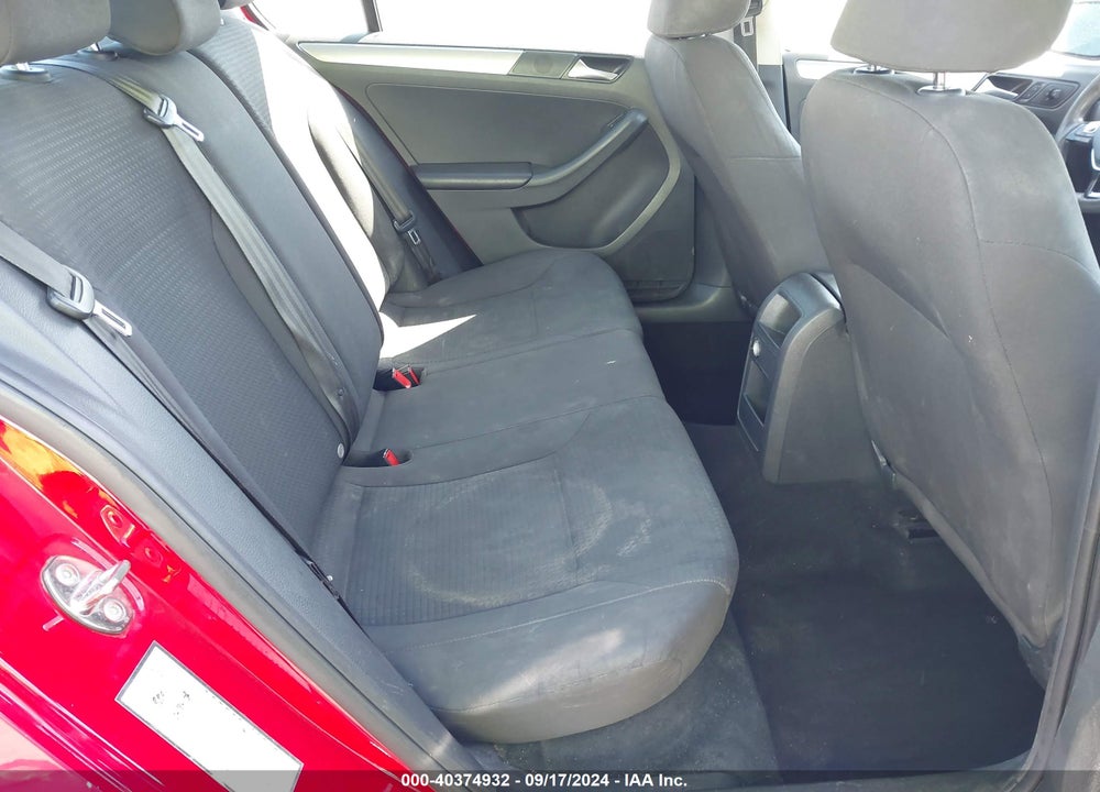 2015 VOLKSWAGEN JETTA 1.8T SE VIN: 3VWD17AJXFM255191