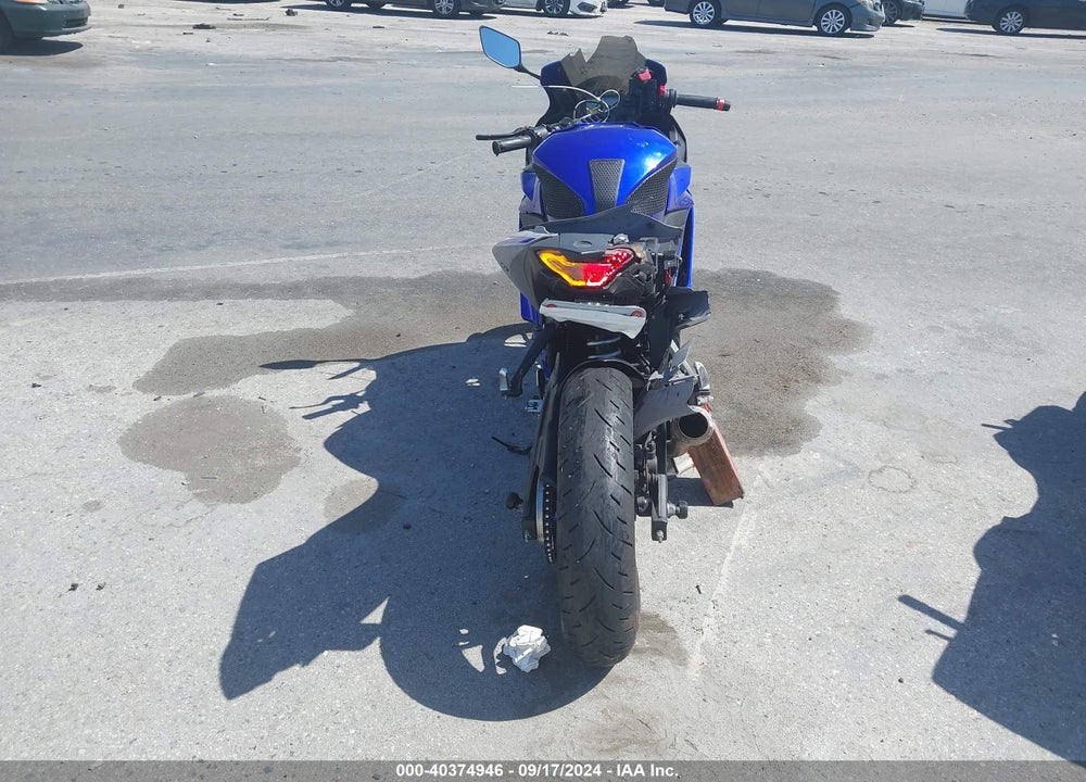 2020 YAMAHA YZFR3 A VIN: MH3RH18Y0LK004172
