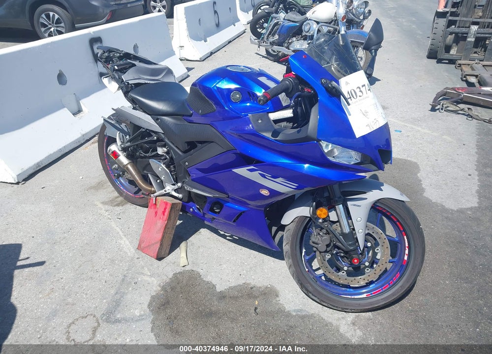 2020 YAMAHA YZFR3 A VIN: MH3RH18Y0LK004172