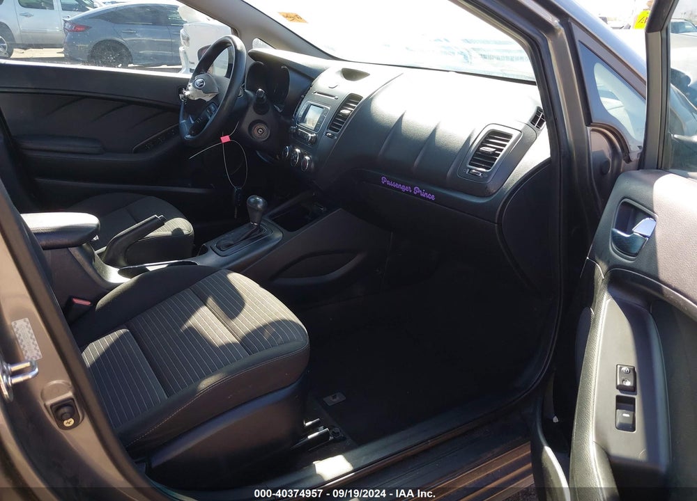 2016 KIA FORTE LX VIN: KNAFX4A61G5597654