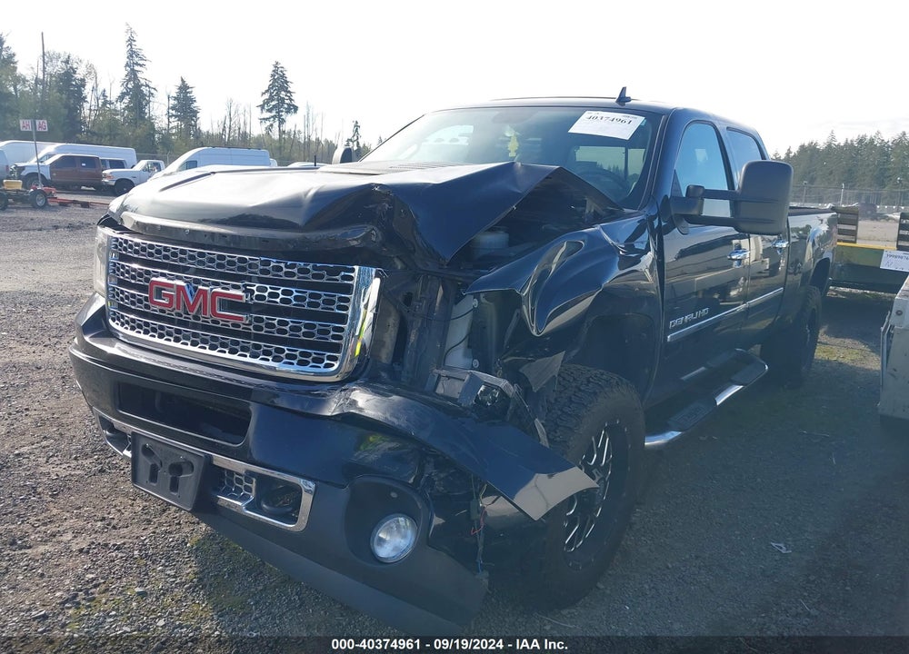 2013 GMC SIERRA 3500HD DENALI VIN: 1GT426E85DF133272