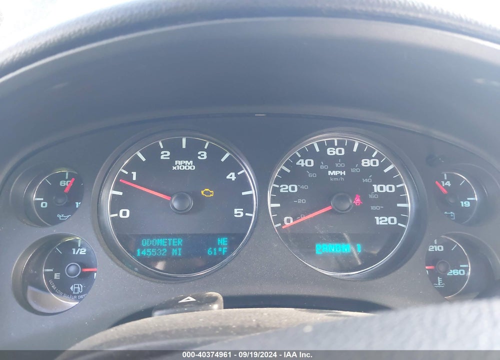 2013 GMC SIERRA 3500HD DENALI VIN: 1GT426E85DF133272