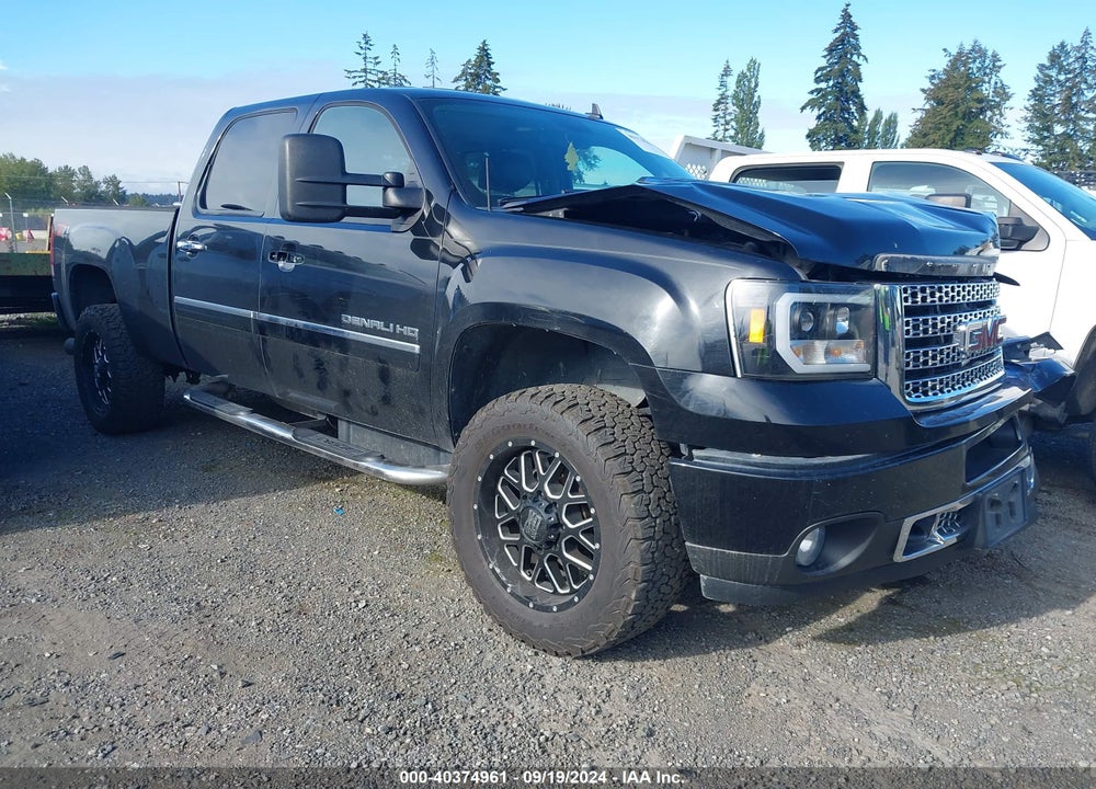 2013 GMC SIERRA 3500HD DENALI VIN: 1GT426E85DF133272