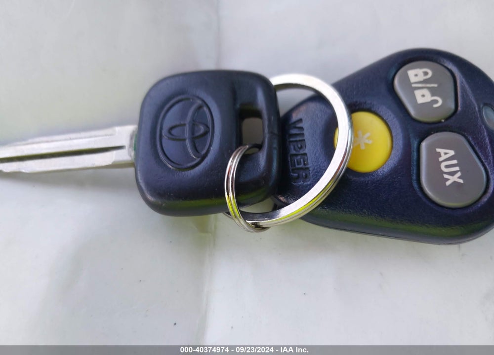 2004 TOYOTA CAMRY LE VIN: 4T1BE32K94U852691
