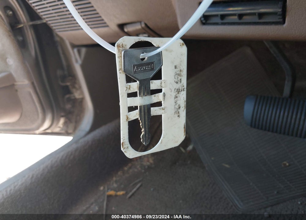 1986 TOYOTA CAMRY DLX VIN: JT2SV12E8G0405860
