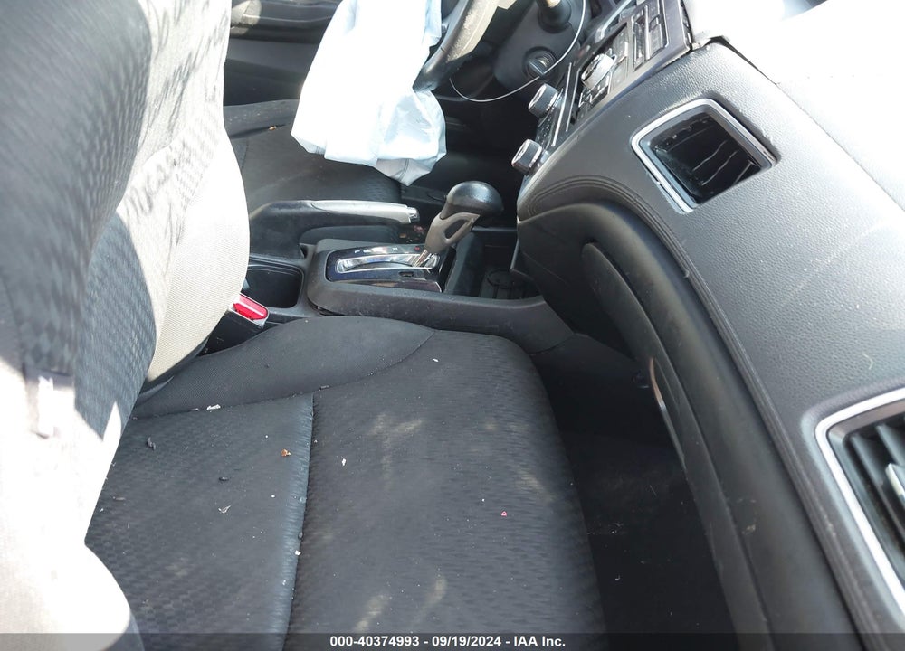 2015 HONDA CIVIC LX VIN: 19XFB2F56FE089138