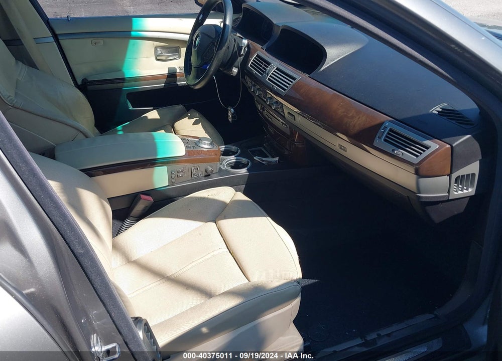 2008 BMW 750LI VIN: WBAHN83528DT85556