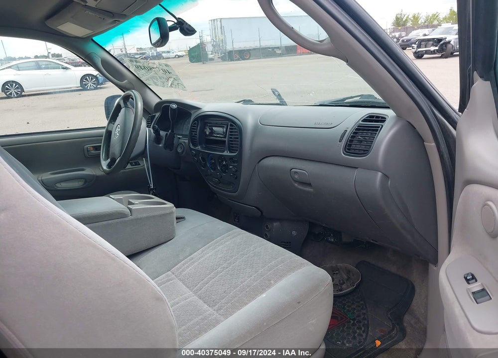 2005 TOYOTA TUNDRA SR5 V8 VIN: 5TBBT44165S457693
