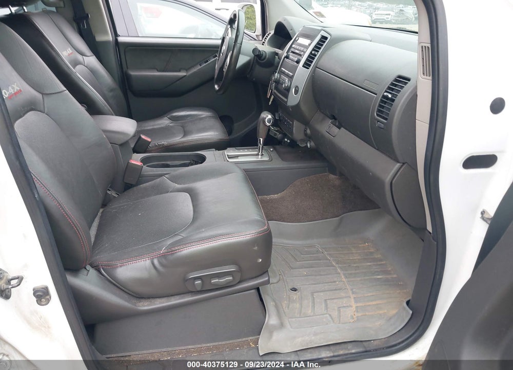 2011 NISSAN FRONTIER PRO-4X VIN: 1N6AD0EV8BC411111