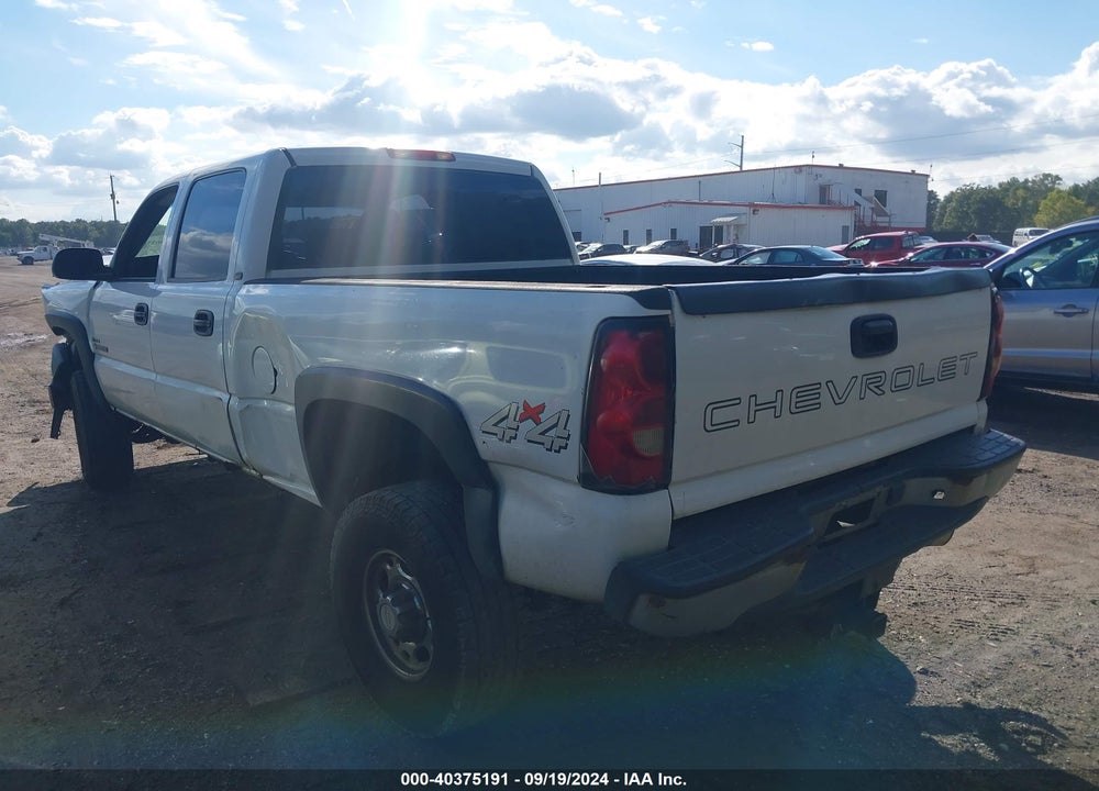2005 CHEVROLET SILVERADO 2500HD WORK TRUCK VIN: 1GCHK23255F960277