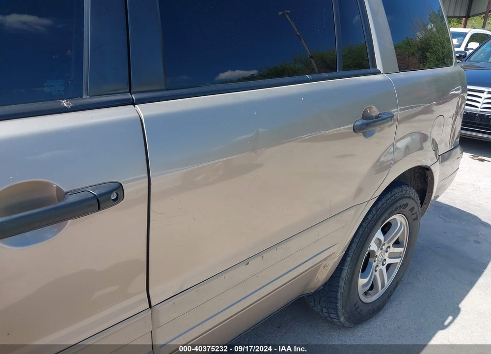 2004 HONDA PILOT EX VIN: 2HKYF18444H537915