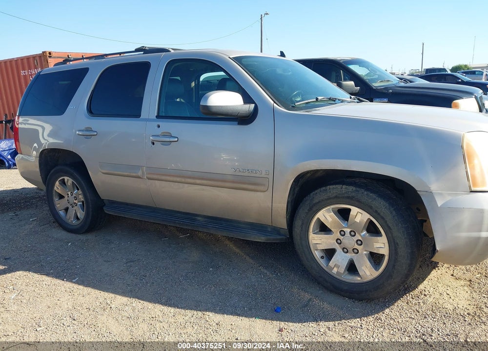 2007 GMC YUKON SLT VIN: 1GKFC13017R339556