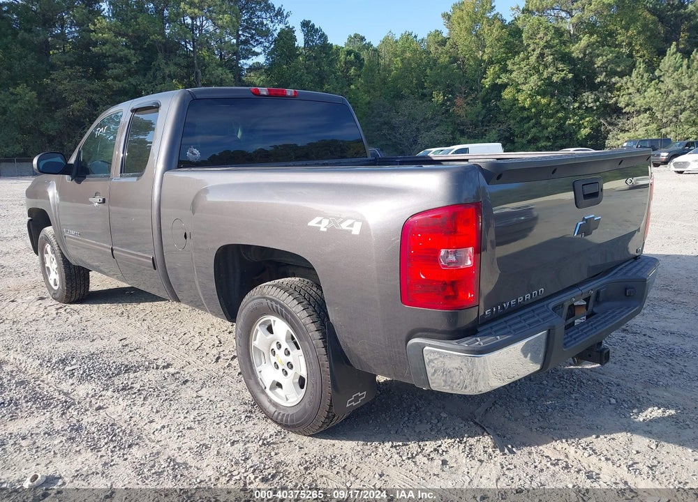 2011 CHEVROLET SILVERADO 1500 LT VIN: 1GCRKSE39BZ270004