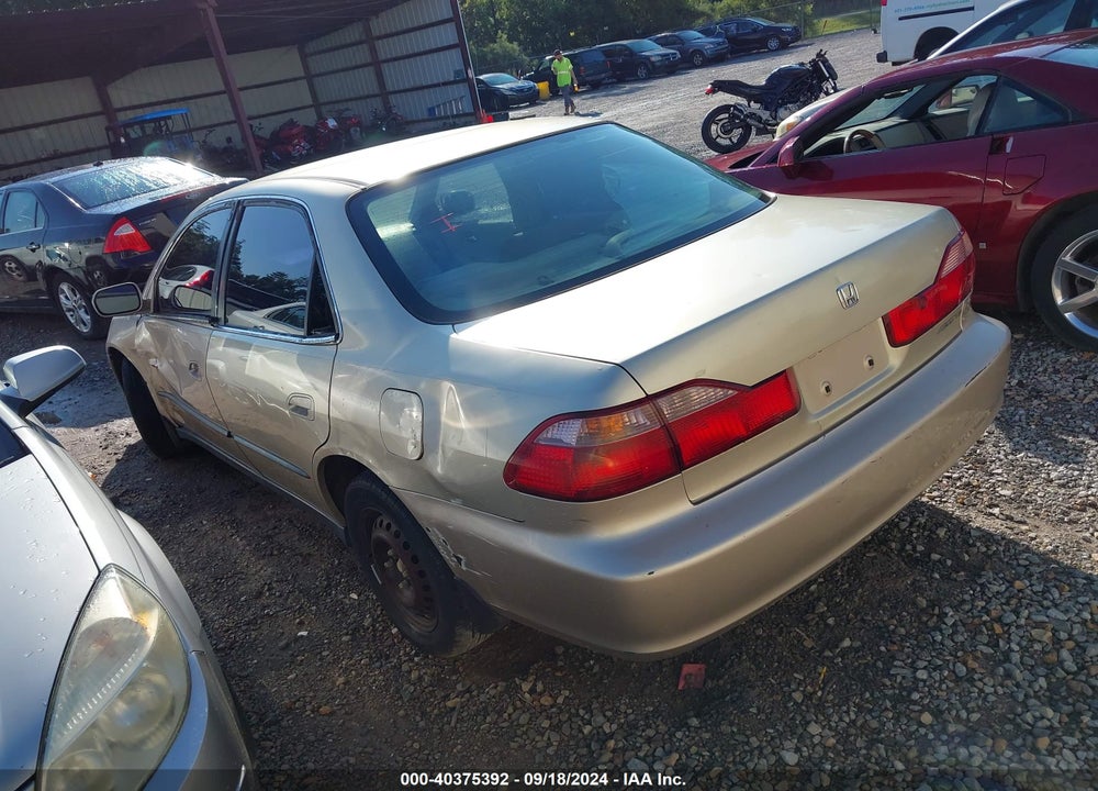 2000 HONDA ACCORD 2.3 LX VIN: JHMCG5649YC034088