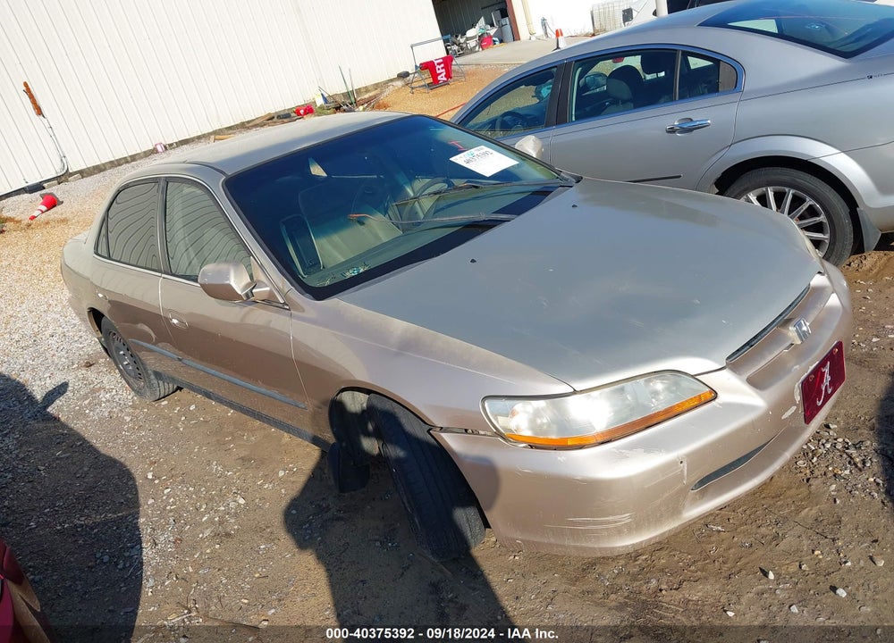 2000 HONDA ACCORD 2.3 LX VIN: JHMCG5649YC034088