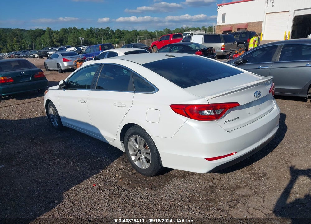 2015 HYUNDAI SONATA SE VIN: 5NPE24AF5FH105588