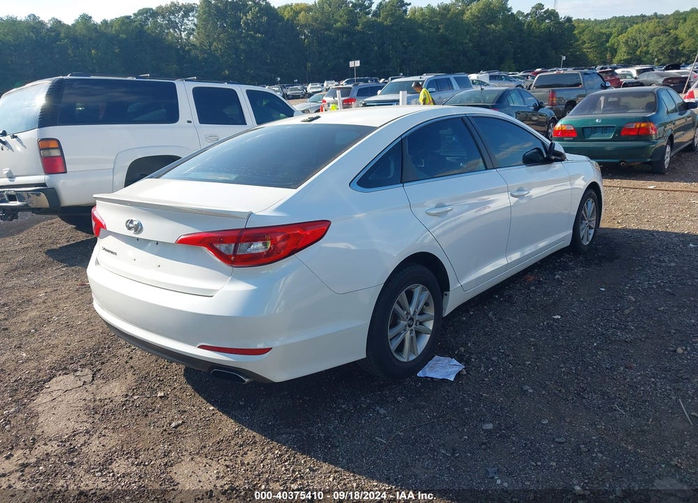 2015 HYUNDAI SONATA SE VIN: 5NPE24AF5FH105588