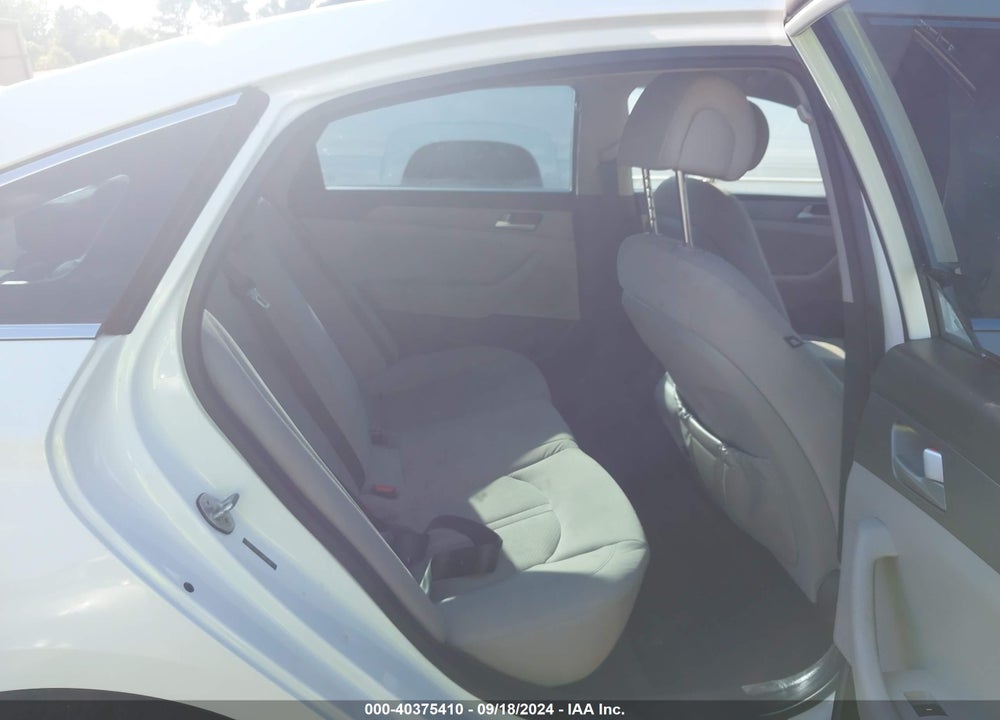 2015 HYUNDAI SONATA SE VIN: 5NPE24AF5FH105588