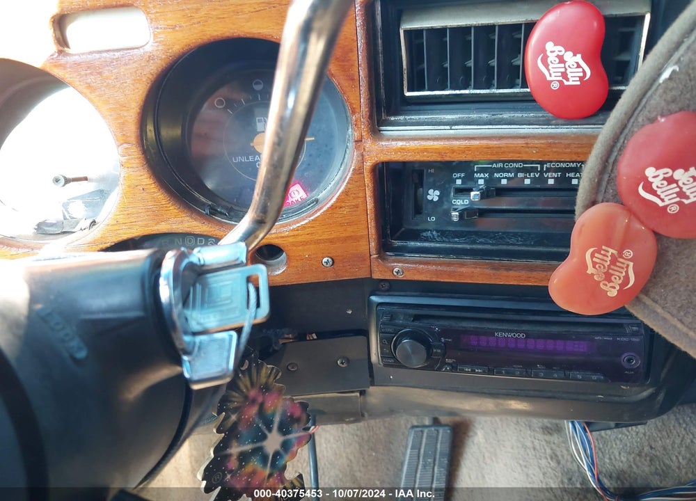 1988 CHEVROLET BLAZER V10 VIN: 1GNEV18K7JF198858