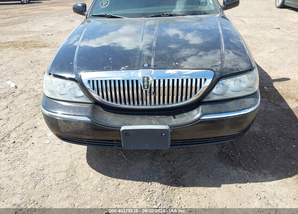 2011 LINCOLN TOWN CAR EXECUTIVE L VIN: 2LNBL8EV6BX763207
