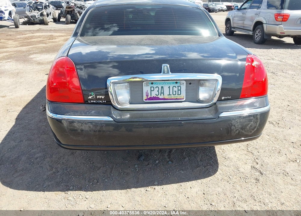 2011 LINCOLN TOWN CAR EXECUTIVE L VIN: 2LNBL8EV6BX763207
