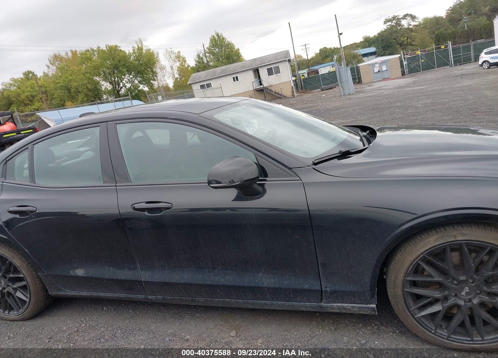 2022 VOLVO S60 RECHARGE PLUG-IN HYBRID T8 BLACK EDITION R-DESIGN EXTENDED RANGE VIN: 7JRH60FD4NG192633