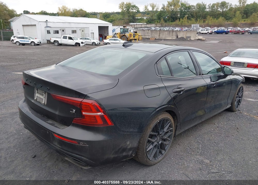 2022 VOLVO S60 RECHARGE PLUG-IN HYBRID T8 BLACK EDITION R-DESIGN EXTENDED RANGE VIN: 7JRH60FD4NG192633