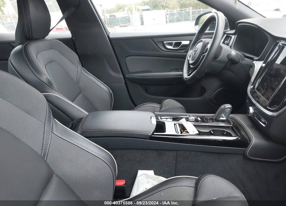 2022 VOLVO S60 RECHARGE PLUG-IN HYBRID T8 BLACK EDITION R-DESIGN EXTENDED RANGE VIN: 7JRH60FD4NG192633