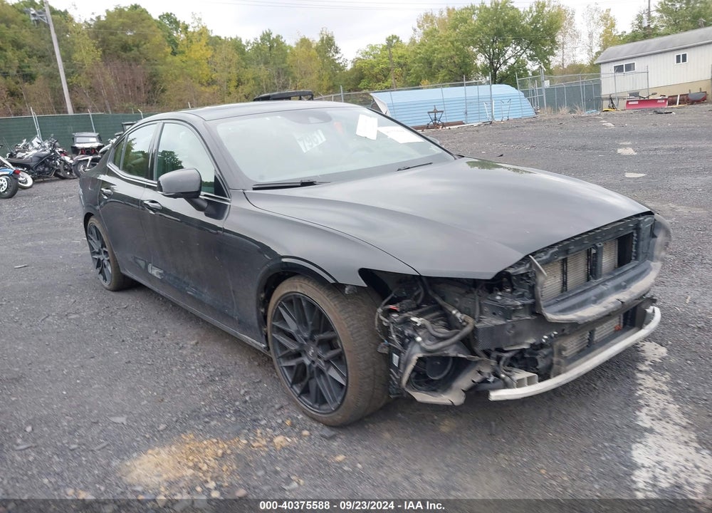 2022 VOLVO S60 RECHARGE PLUG-IN HYBRID T8 BLACK EDITION R-DESIGN EXTENDED RANGE VIN: 7JRH60FD4NG192633