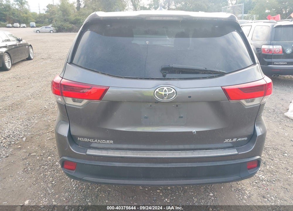 2017 TOYOTA HIGHLANDER XLE VIN: 5TDJZRFH4HS418968