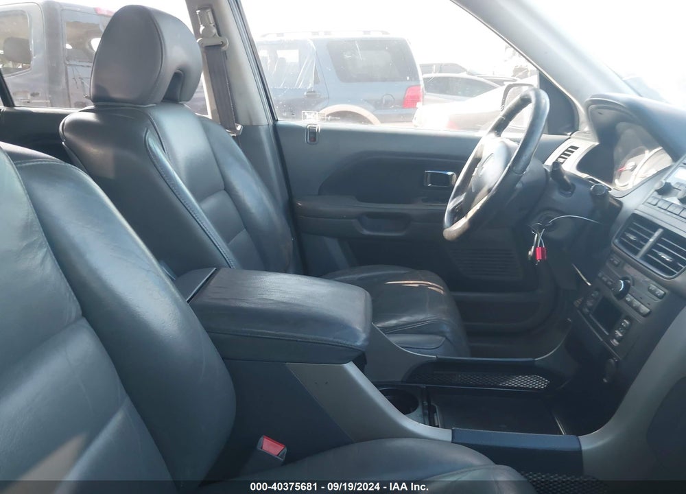 2006 HONDA PILOT EX-L VIN: 5FNYF28596B020948