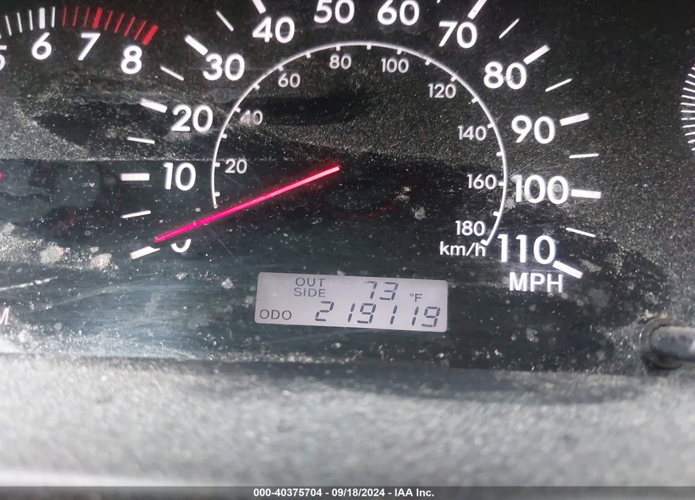 2005 TOYOTA COROLLA LE VIN: 2T1BR32E35C461330