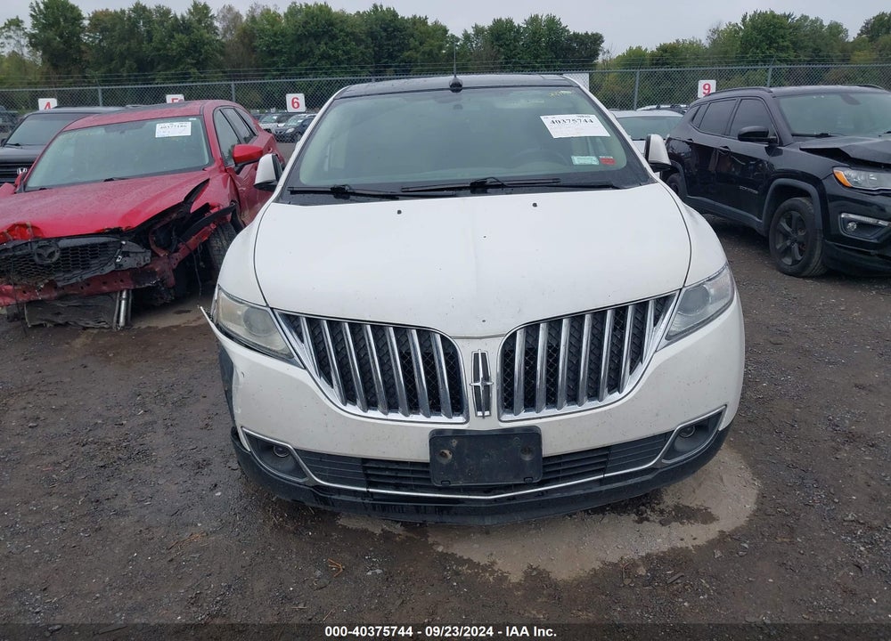 2011 LINCOLN MKX VIN: 2LMDJ8JK4BBJ02190