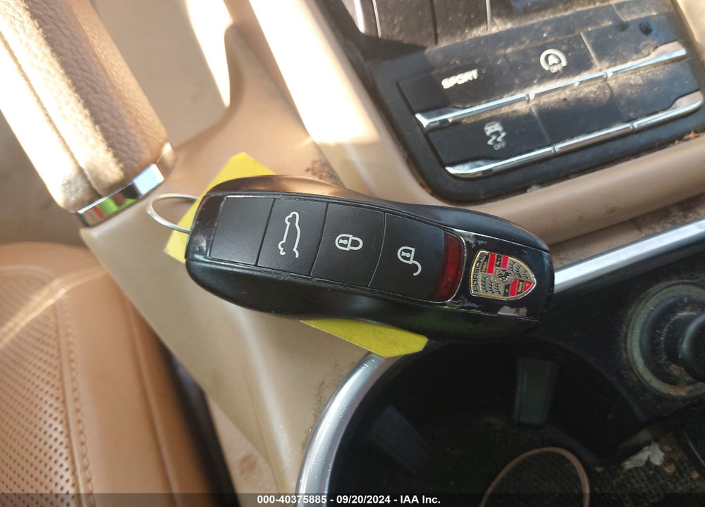 2016 PORSCHE CAYENNE VIN: WP1AA2A27GKA11197