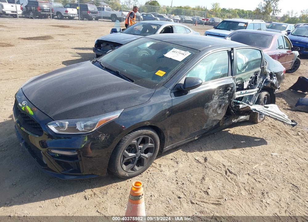 2019 KIA FORTE LXS VIN: 3KPF24AD6KE065667