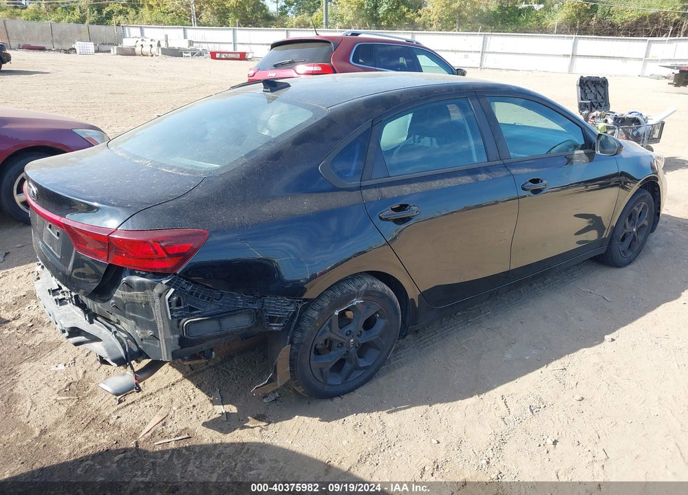 2019 KIA FORTE LXS VIN: 3KPF24AD6KE065667